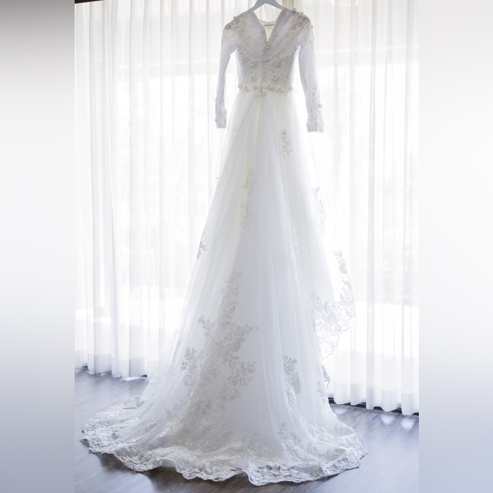 CUSTOM WEDDING DRESS - Picture 3 of 4